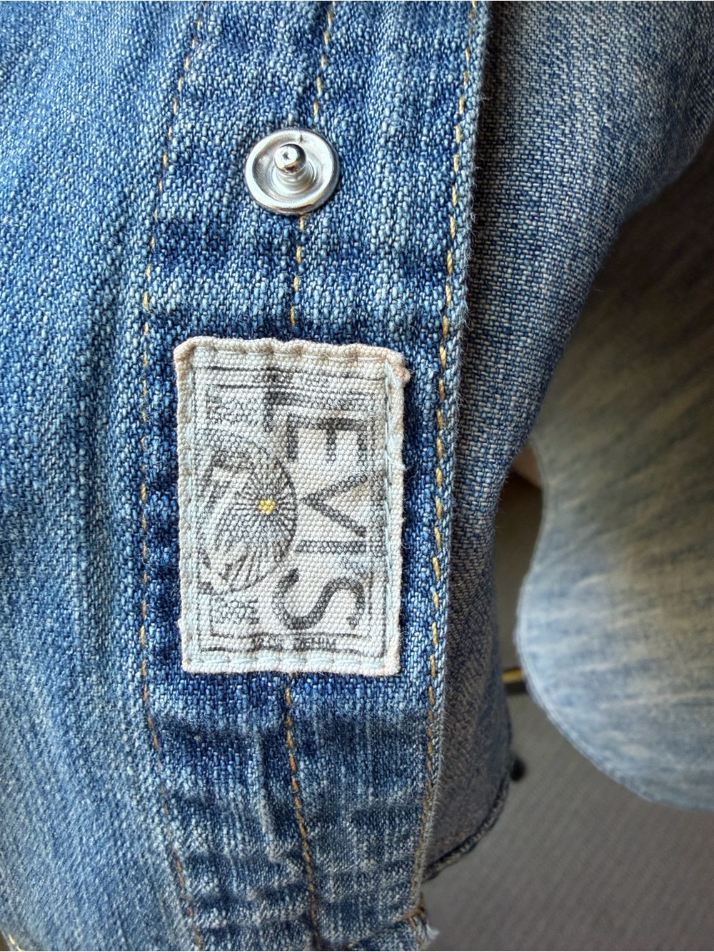 Men’s Levi's Blue Denim Western Snap Shirt NWOT - Picture 8 of 12